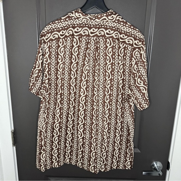 🔥🔥NWT Todd Snyder Geometric Dobby Short Sleeve Camp Collar Shirt in Brown - Picture 10 of 15